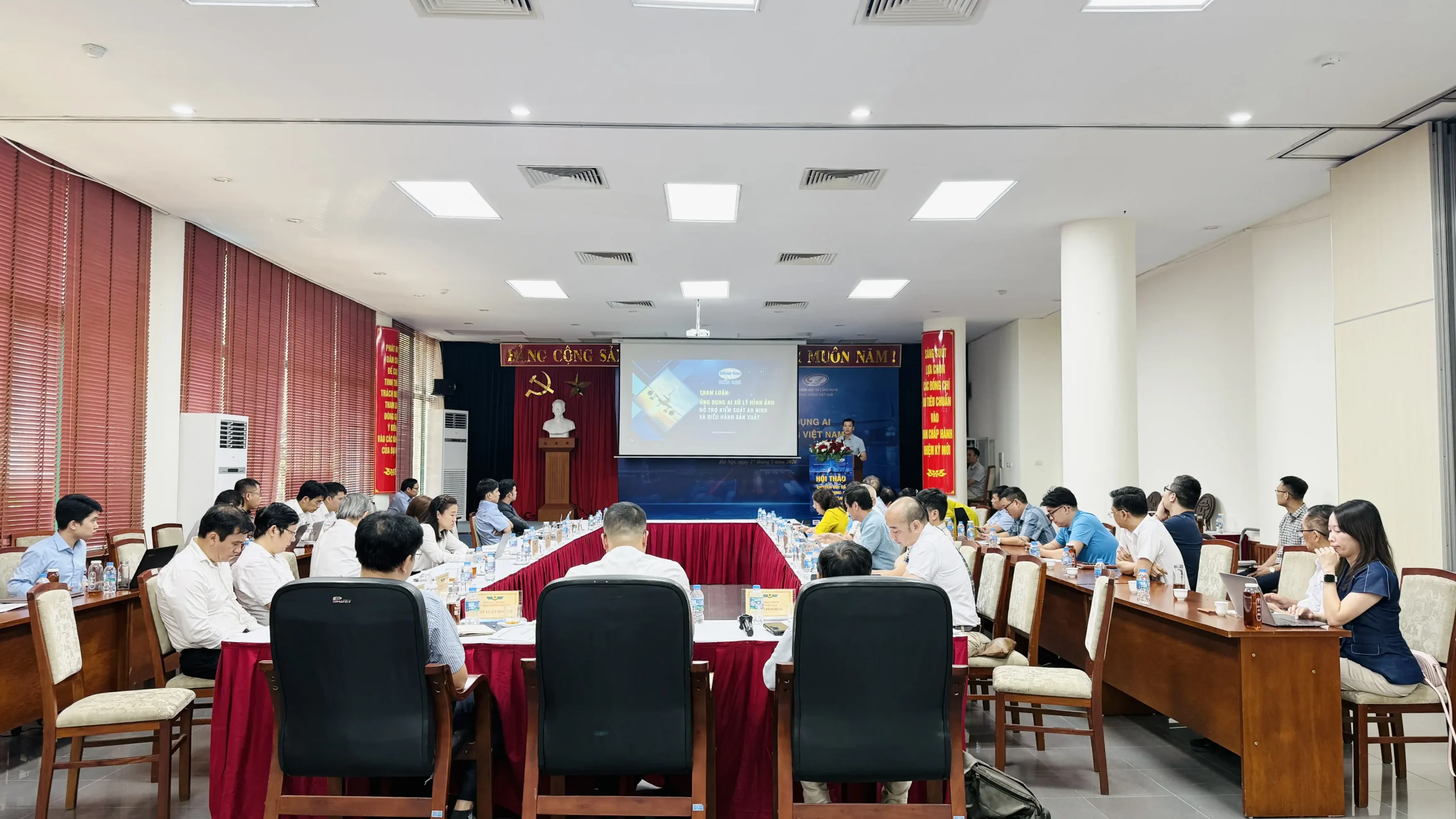 BIỂN BẠC TRƯNG BÀY VÀ GIỚI THIỆU CÔNG NGHỆ TẠI HỘI THẢO “CHUYỂN ĐỔI SỐ VÀ ỨNG DỤNG AI TRONG NGÀNH HÀNG KHÔNG VIỆT NAM”